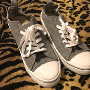 Converse like grey flats size 11